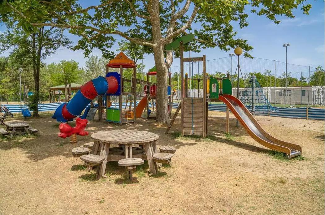 Vacanceselect Mobil homes - Camping Pineta sul mare camping village Cesenatico Eksteriør bilde